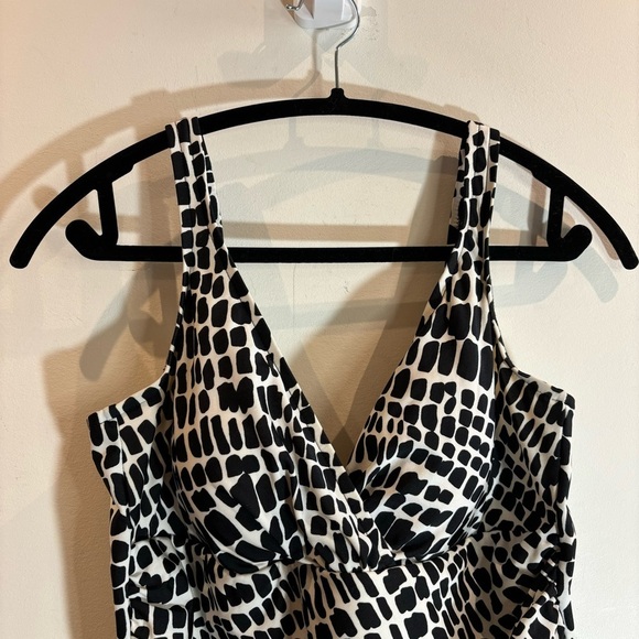 TRIMSHAPER Sz 16 By Miraclesuit One Piece Bathing Suite Ruching Modest - Picture 3 of 9